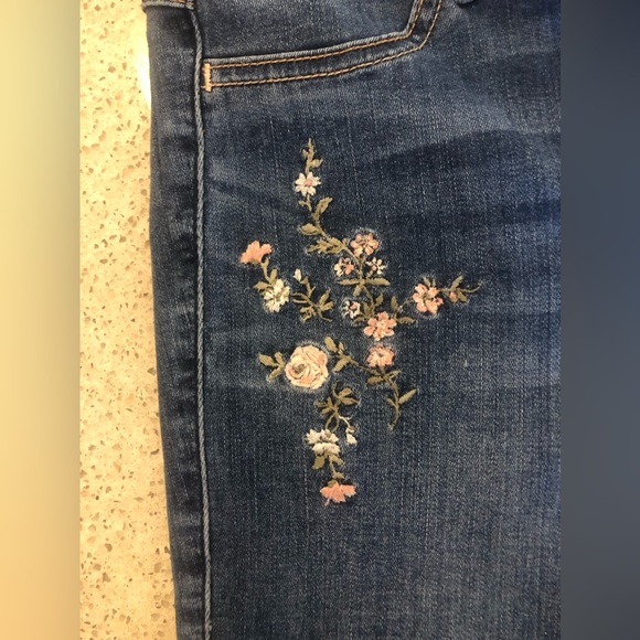 Abercrombie Kids High-rise jean legging Girls Size SLIM 15/16 Embroidered Flower - Picture 8 of 16